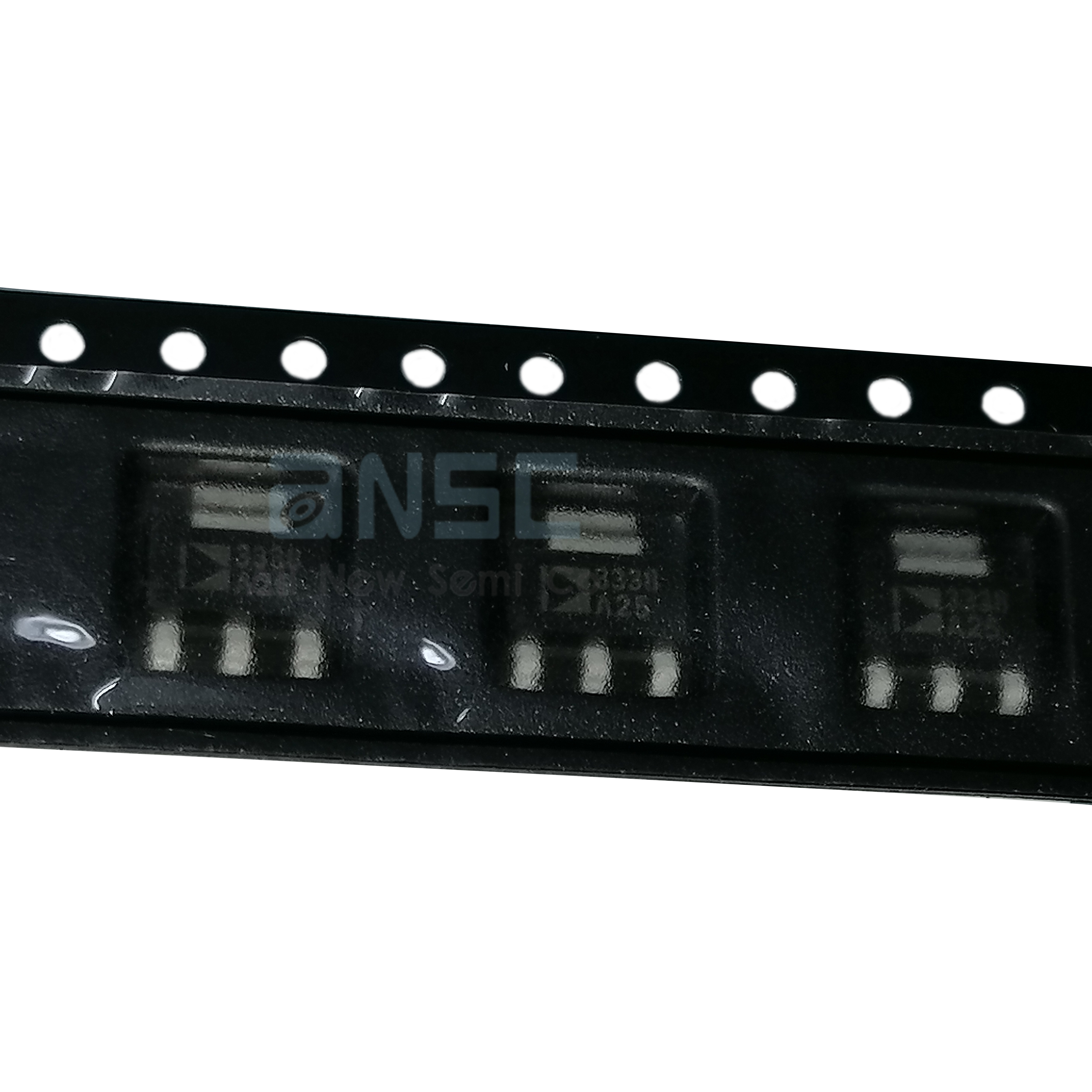 ADP3338AKC-2.5-RL(logo