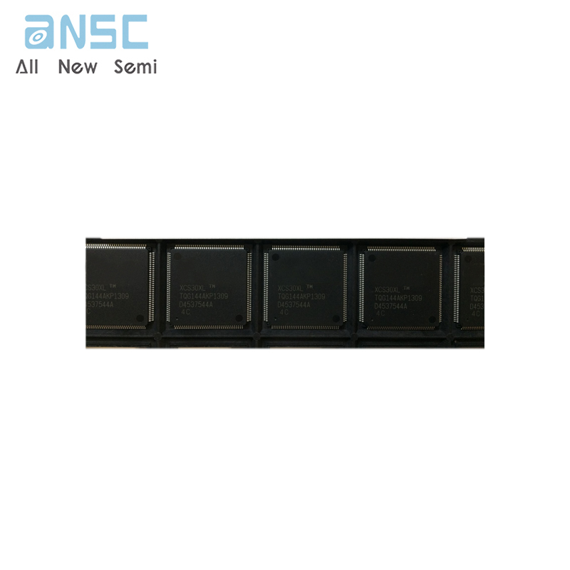 XCS30XL-4TQG144C